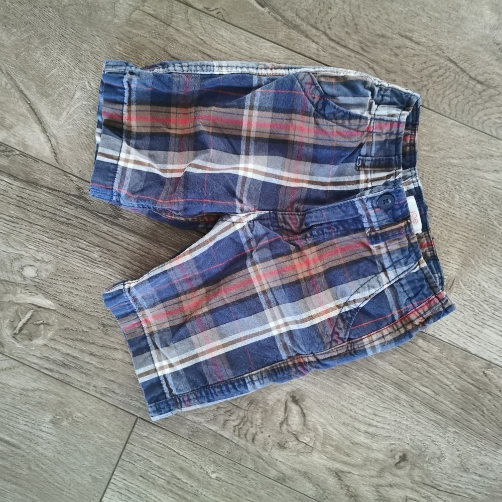 5/$10 Joe Fresh Plaid Shorts size 2